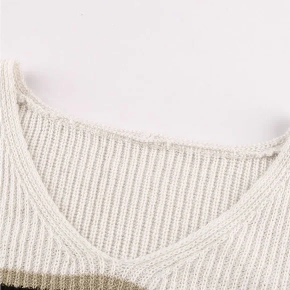 Color-Block Knit V-Neck Sweater - Picture 8 of 13